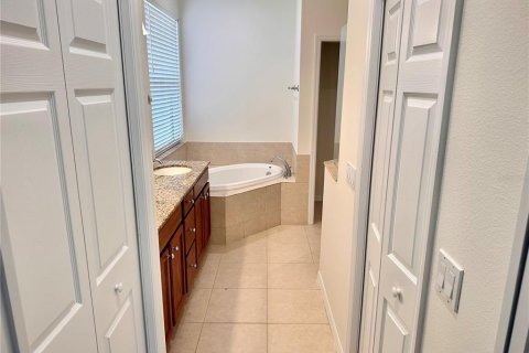House in Sarasota, Florida 3 bedrooms, 169.64 sq.m. № 1796532 - photo 21