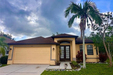 House in Sarasota, Florida 3 bedrooms, 169.64 sq.m. № 1796532 - photo 1