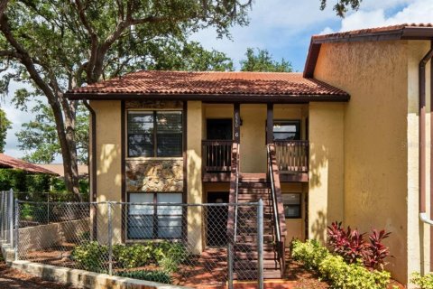 Condominio en Port Richey, Florida, 2 dormitorios  № 2147667