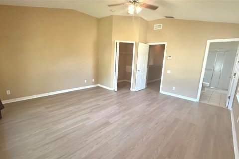 Touwnhouse à louer à Tampa, Floride: 3 chambres, 157.19 m2 № 2433318 - photo 16