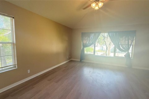 Touwnhouse à louer à Tampa, Floride: 3 chambres, 157.19 m2 № 2433318 - photo 17