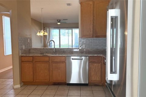 Touwnhouse à louer à Tampa, Floride: 3 chambres, 157.19 m2 № 2433318 - photo 6