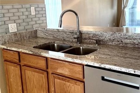 Touwnhouse à louer à Tampa, Floride: 3 chambres, 157.19 m2 № 2433318 - photo 7
