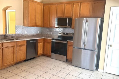 Touwnhouse à louer à Tampa, Floride: 3 chambres, 157.19 m2 № 2433318 - photo 4