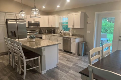 Снять в аренду виллу или дом в Энглвуд, Флорида 1 комната, 152.36м2, № 1652394 - фото 4