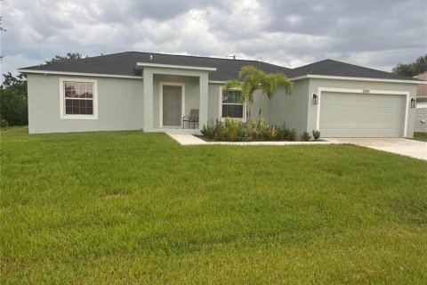 Снять в аренду виллу или дом в Энглвуд, Флорида 1 комната, 152.36м2, № 1652394 - фото 1