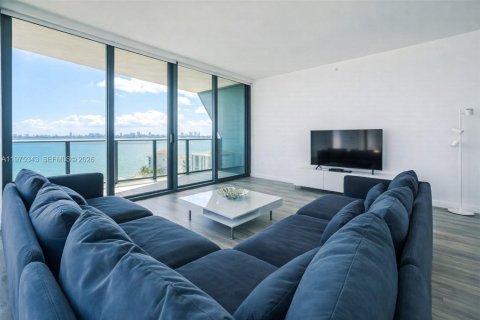 Condo in Miami, Florida, 2 bedrooms  № 2040600 - photo 5