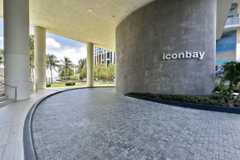 Condo in Miami, Florida, 2 bedrooms  № 2040600 - photo 17