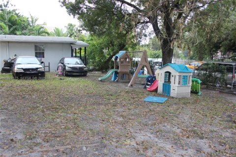 Terreno en venta en Miami, Florida № 2039542 - foto 5