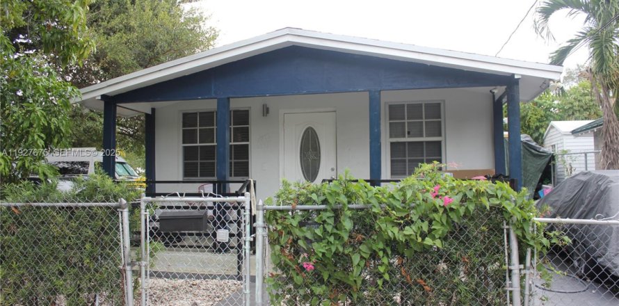 Terreno en Miami, Florida № 2039542