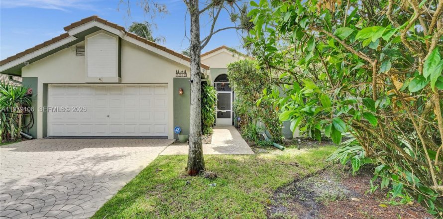 Villa ou maison à Coconut Creek, Floride 4 chambres, 196.02 m2 № 2046209