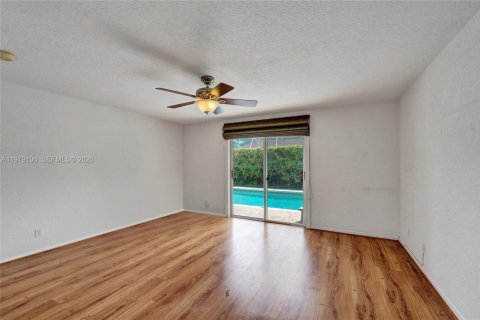 Villa ou maison à vendre à Coconut Creek, Floride: 4 chambres, 196.02 m2 № 2046209 - photo 19