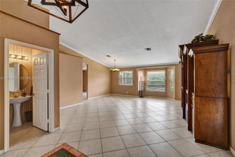 Villa ou maison à vendre à Coconut Creek, Floride: 4 chambres, 196.02 m2 № 2046209 - photo 6