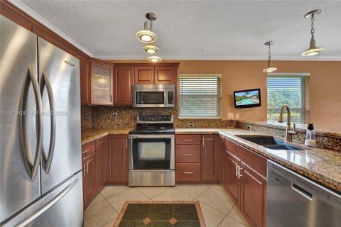 Villa ou maison à vendre à Coconut Creek, Floride: 4 chambres, 196.02 m2 № 2046209 - photo 10