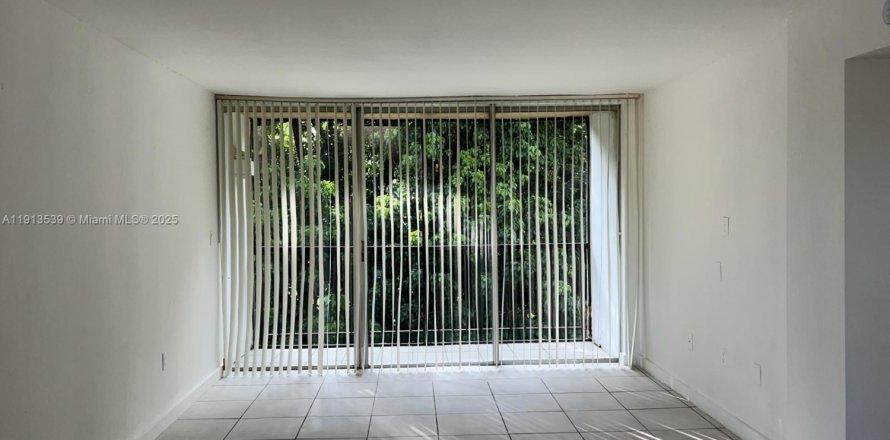 Кондоминиум с 1 спальней в Майами, Флорида № 2016916