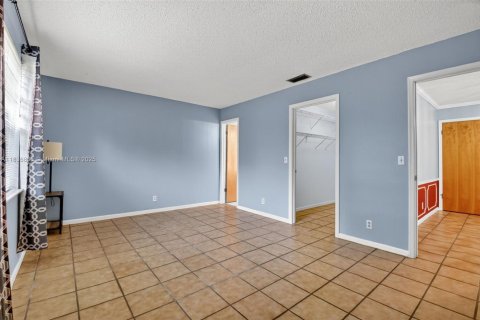 House in Lake Worth, Florida 3 bedrooms, 156.35 sq.m. № 1820409 - photo 15
