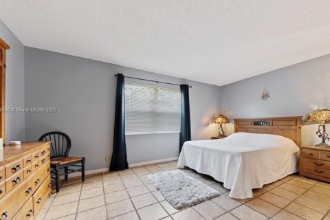 House in Lake Worth, Florida 3 bedrooms, 156.35 sq.m. № 1820409 - photo 7