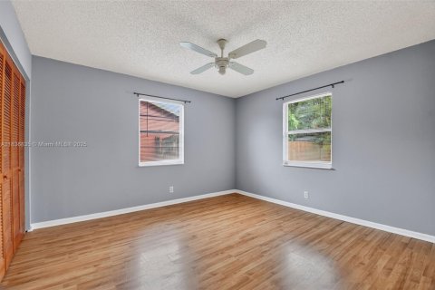 House in Lake Worth, Florida 3 bedrooms, 156.35 sq.m. № 1820409 - photo 29