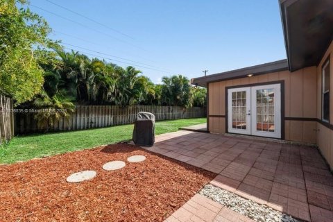 House in Lake Worth, Florida 3 bedrooms, 156.35 sq.m. № 1820409 - photo 14