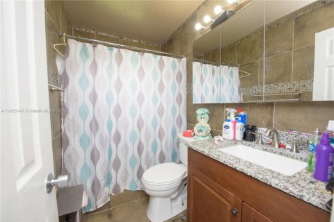 Купить виллу или дом в Хомстед, Флорида 6 комнат, 80.27м2, № 1961524 - фото 10