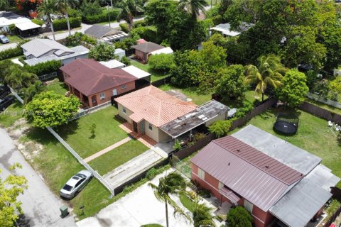 Купить виллу или дом в Хомстед, Флорида 6 комнат, 80.27м2, № 1961524 - фото 17