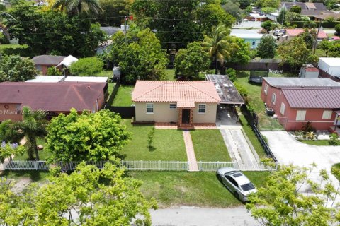 Купить виллу или дом в Хомстед, Флорида 6 комнат, 80.27м2, № 1961524 - фото 23