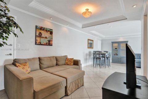 Condo in Hallandale Beach, Florida, 2 bedrooms № 2185817 - photo 28