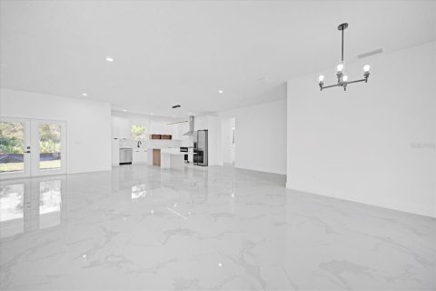 House in Palm Bay, Florida 4 bedrooms, 225.85 sq.m. № 1666955 - photo 16