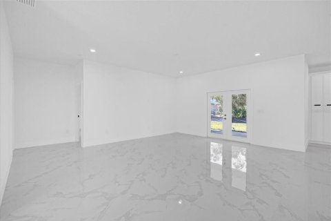House in Palm Bay, Florida 4 bedrooms, 225.85 sq.m. № 1666955 - photo 21