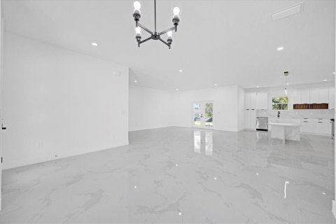 House in Palm Bay, Florida 4 bedrooms, 225.85 sq.m. № 1666955 - photo 20