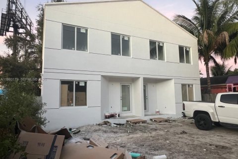 Купить коммерческую недвижимость в Майами, Флорида 310.94м2, № 2034998 - фото 4