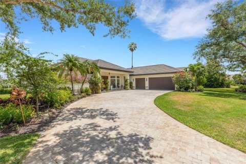 House in Sarasota, Florida 4 bedrooms, 342.44 sq.m. № 2095712