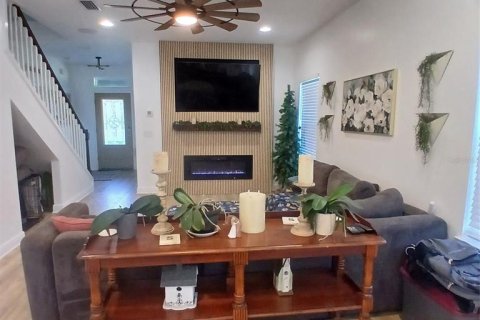 House in Alachua, Florida 3 bedrooms, 220.55 sq.m. № 2213875 - photo 15