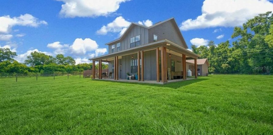 House in Alachua, Florida 3 bedrooms, 220.55 sq.m. № 2213875