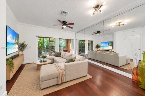 Townhouse in Pembroke Pines, Florida 2 bedrooms, 95.13 sq.m. № 2389911 - photo 11