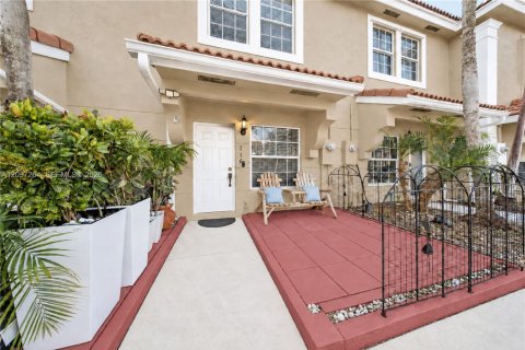 Townhouse in Pembroke Pines, Florida 2 bedrooms, 95.13 sq.m. № 2389911 - photo 5