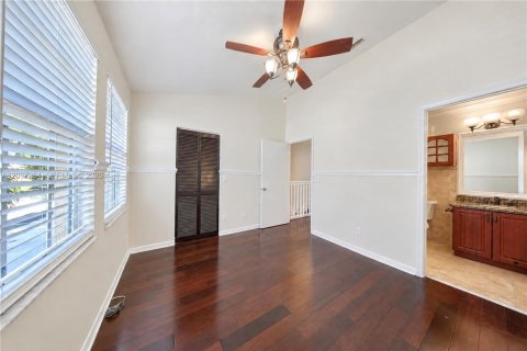 Townhouse in Pembroke Pines, Florida 2 bedrooms, 95.13 sq.m. № 2389911 - photo 24