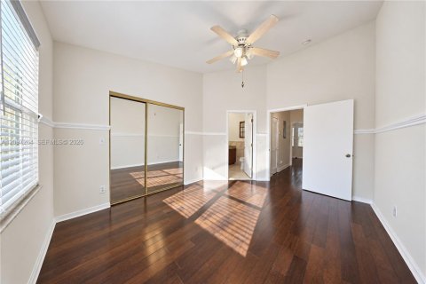 Townhouse in Pembroke Pines, Florida 2 bedrooms, 95.13 sq.m. № 2389911 - photo 30