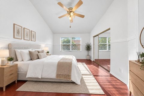 Townhouse in Pembroke Pines, Florida 2 bedrooms, 95.13 sq.m. № 2389911 - photo 27