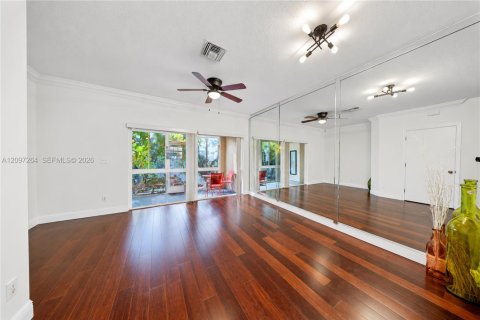 Townhouse in Pembroke Pines, Florida 2 bedrooms, 95.13 sq.m. № 2389911 - photo 12