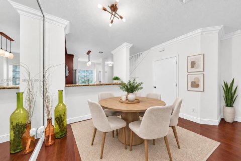 Townhouse in Pembroke Pines, Florida 2 bedrooms, 95.13 sq.m. № 2389911 - photo 13