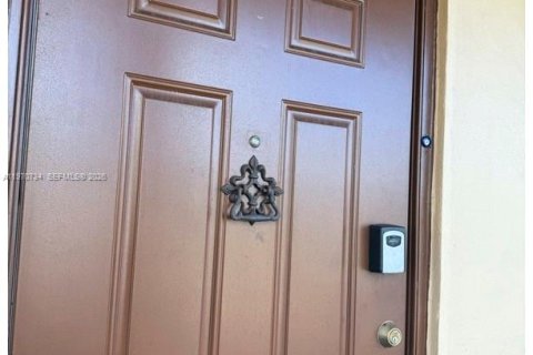 Condominio en venta en Sunrise, Florida, 2 dormitorios, 78.97 m2 № 2049857 - foto 3