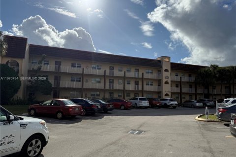 Condominio en Sunrise, Florida, 2 dormitorios  № 2049857