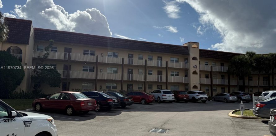 Condominio en Sunrise, Florida, 2 dormitorios  № 2049857