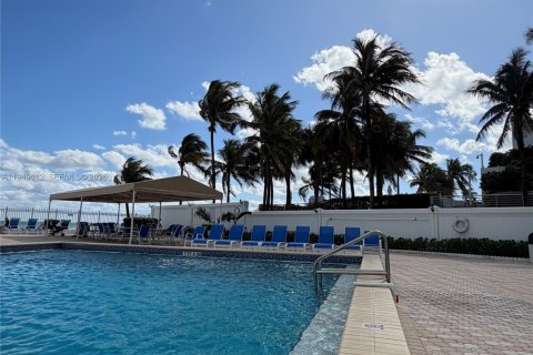 Copropriété à vendre à Hollywood, Floride: 1 chambre, 73.39 m2 № 2005659 - photo 3