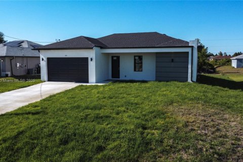 Villa ou maison à vendre à Lehigh Acres, Floride: 3 chambres № 2014430 - photo 3