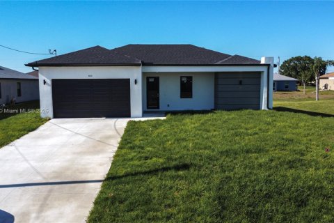 Villa ou maison à Lehigh Acres, Floride 3 chambres № 2014430