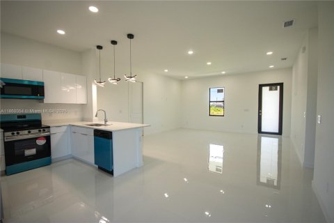 Villa ou maison à vendre à Lehigh Acres, Floride: 3 chambres № 2014430 - photo 17