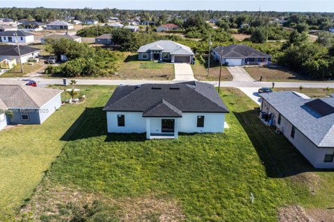 Villa ou maison à vendre à Lehigh Acres, Floride: 3 chambres № 2014430 - photo 8