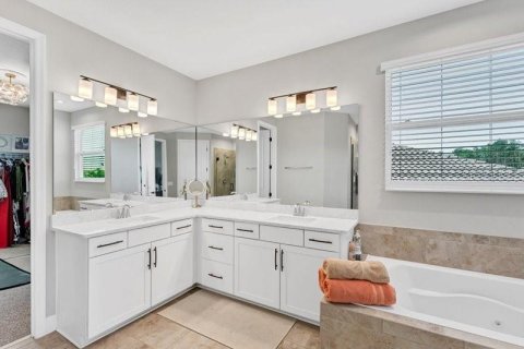 Villa ou maison à vendre à Orlando, Floride: 6 chambres, 488.94 m2 № 1872983 - photo 28